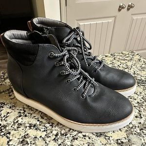 Women’s Size 8 Dr. Scholl’s Black Wedge Boots